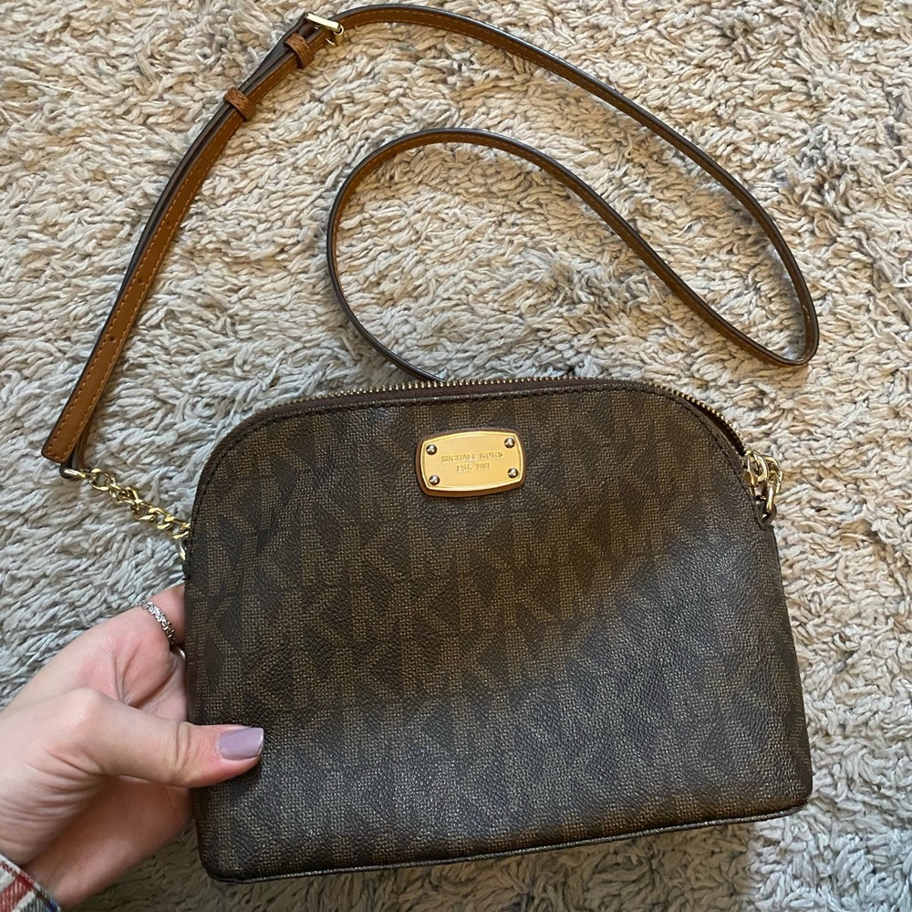 Micheal Kors cross body bag
